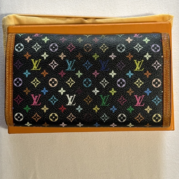 LOUIS VUITTON TASHAKI MURAKAMI TRIFOLD  LONG WALLET  🔥🔥 - Picture 10 of 12